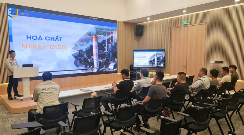  Đông Á tổ chức đào tạo, tập huấn an toàn khi làm việc với Clo lỏng cho khách hàng